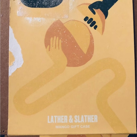 The Body Shop Mango Lather and Slather Gift Set - Picture 3 of 3